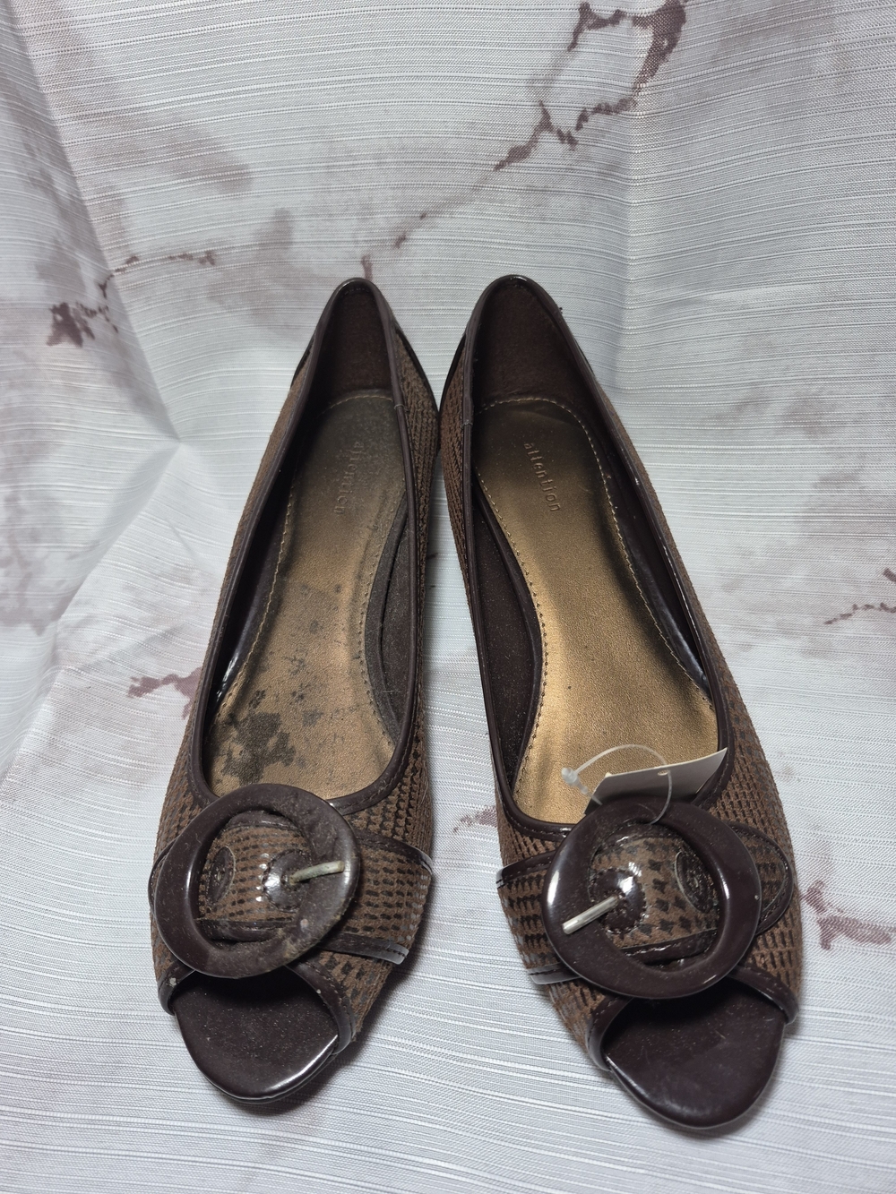 attention Brown Peep-Toe Flats with Decorative Circular Buckle